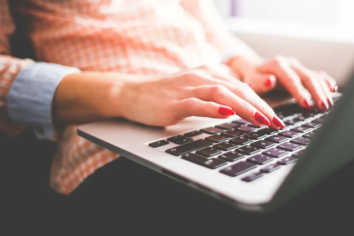 Laptop lub komputer się przegrzewa? Przyczyny i rozwiązania
