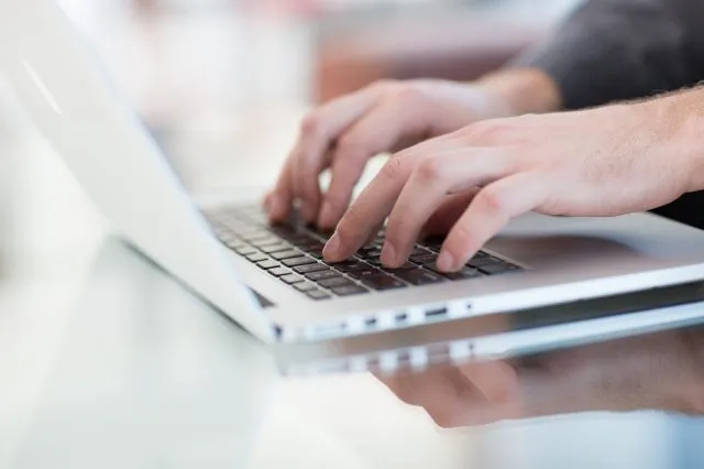 Zarobki programistów — jaki język programowania jest najbardziej opłacalny?